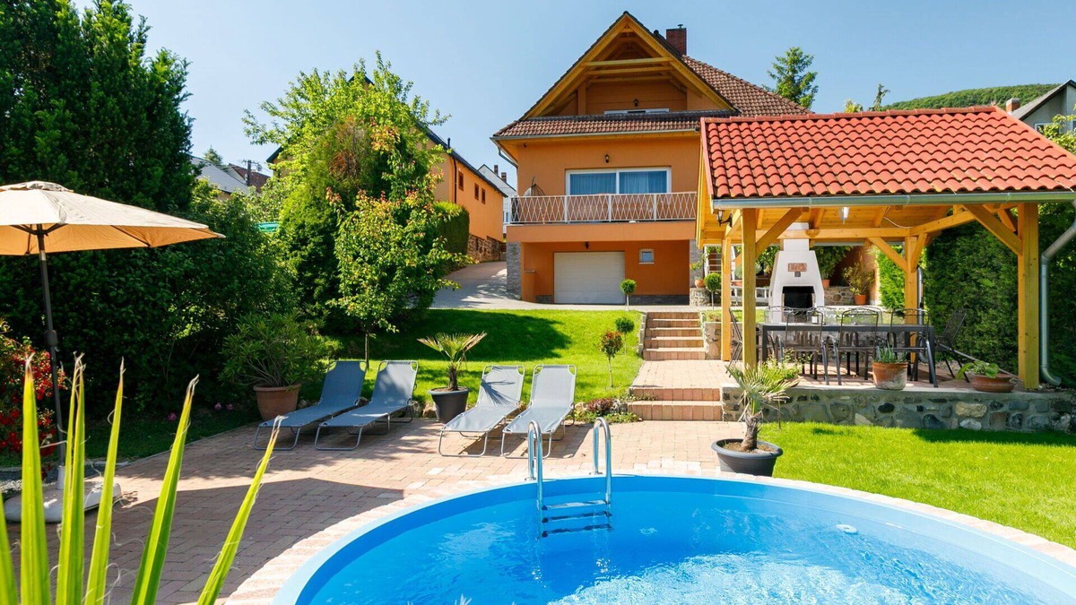 Badacsonytomaj Apartment | Nice apartment for 8 guests with private pool, WIFI, A/C, TV, patio and parking