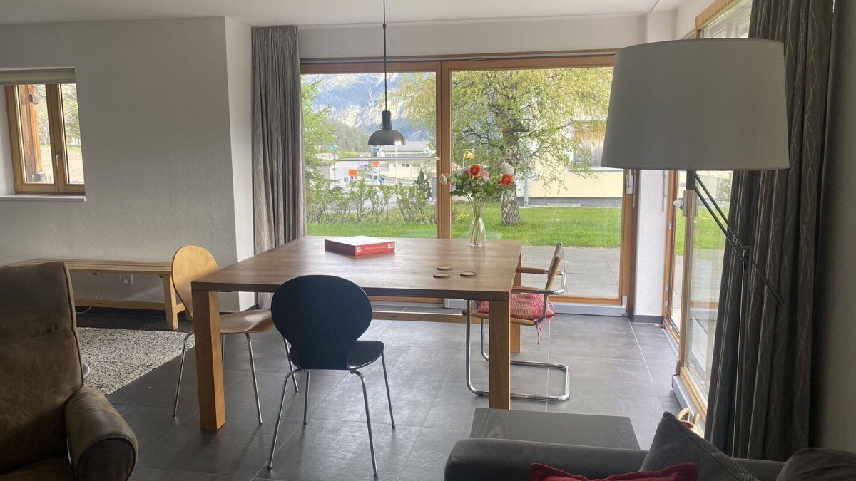 Grisons Apartment | Nice apartment for 8 people with WIFI, TV and balcony