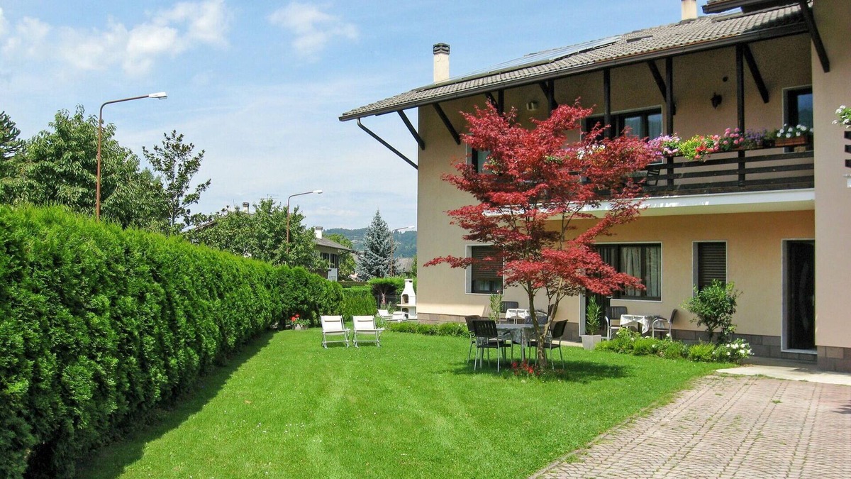 Caldonazzo Apartment | Nice apartment for 4 people with WIFI, TV, patio, pets allowed and parking