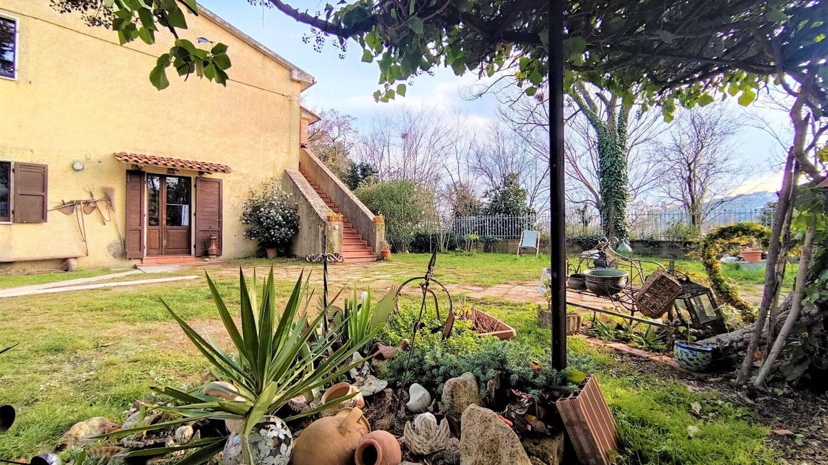 Roccastrada Apartment | Nice apartment for 4 guests with WIFI, TV, patio and pets allowed