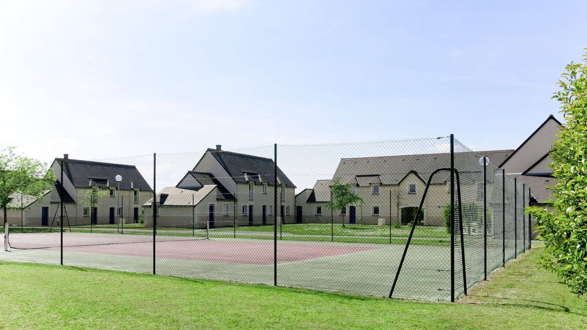 Azay-le-Rideau House | Nice apartment in villa for 6 guests with pool, WIFI, TV, terrace, pets allowed and parking