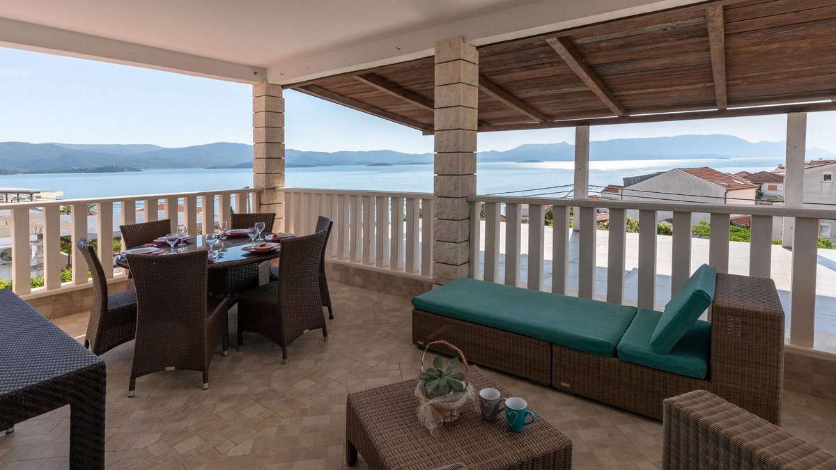 Komarna Apartment | Nice apartment in Komarna with WiFi