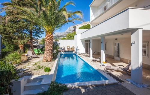 Bidol Apartment | Nice Apartment In Makarska