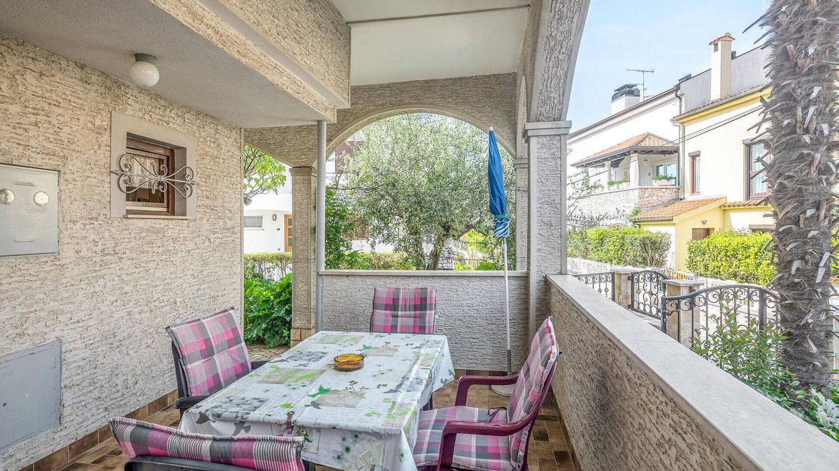 City Center Apartment | Nice apartment in Porec with WiFi