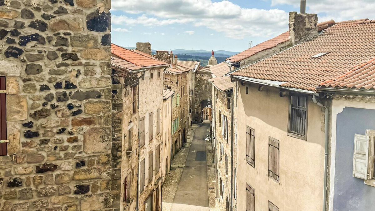 Pradelles Apartment | Nice apartment in Pradelles with WiFi