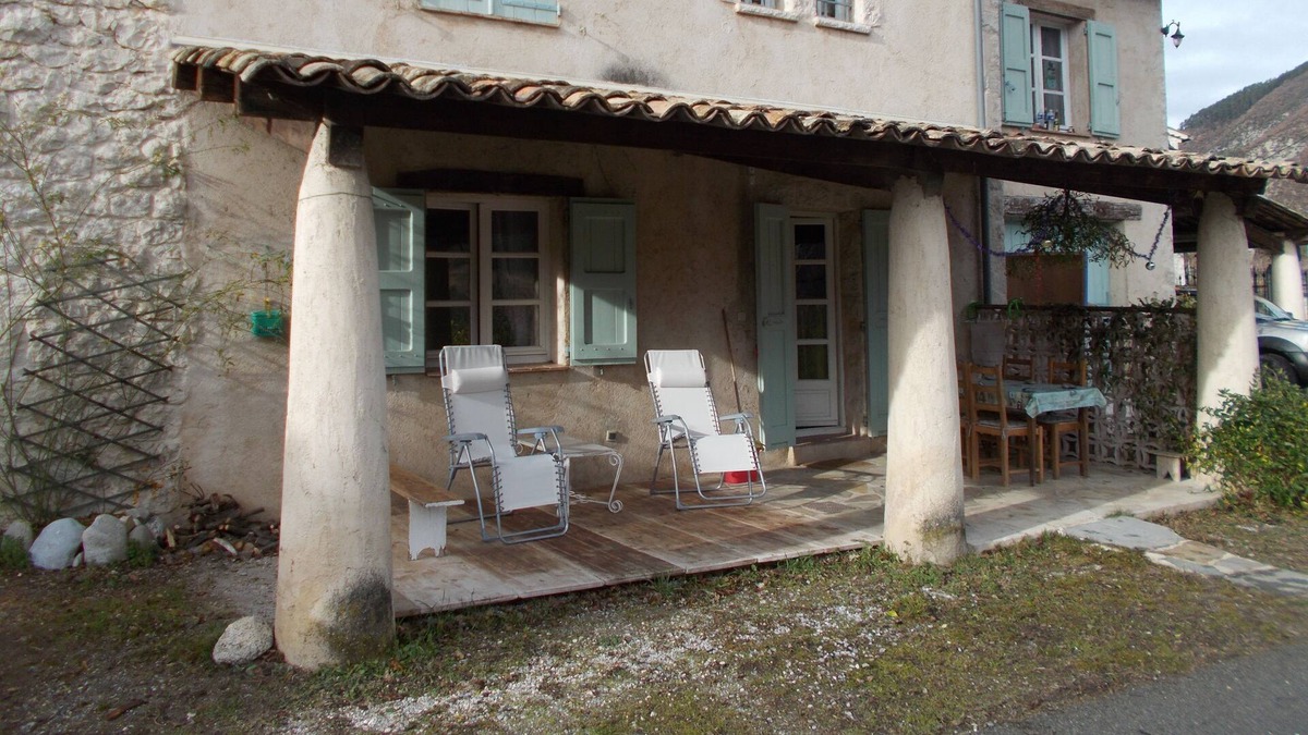 Entrevaux Apartment | NICE APARTMENT IN QUIET VILLA (Massacan)