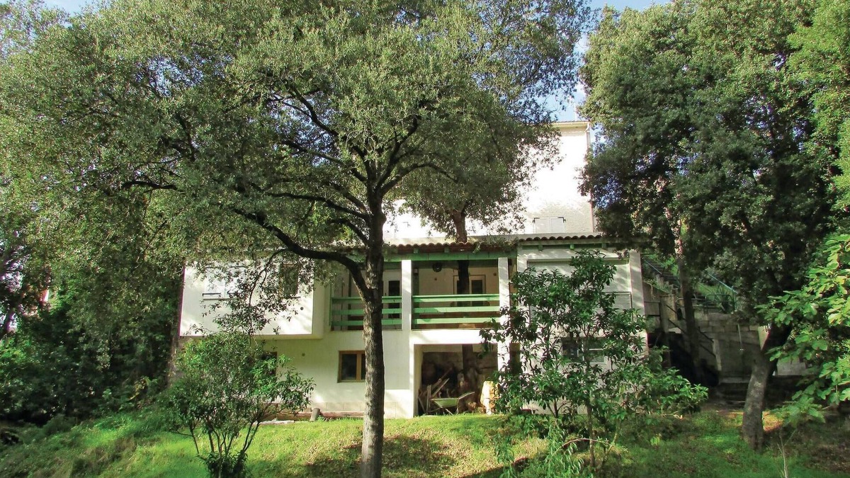 Sagone Apartment | Nice apartment in Sagone with kitchen