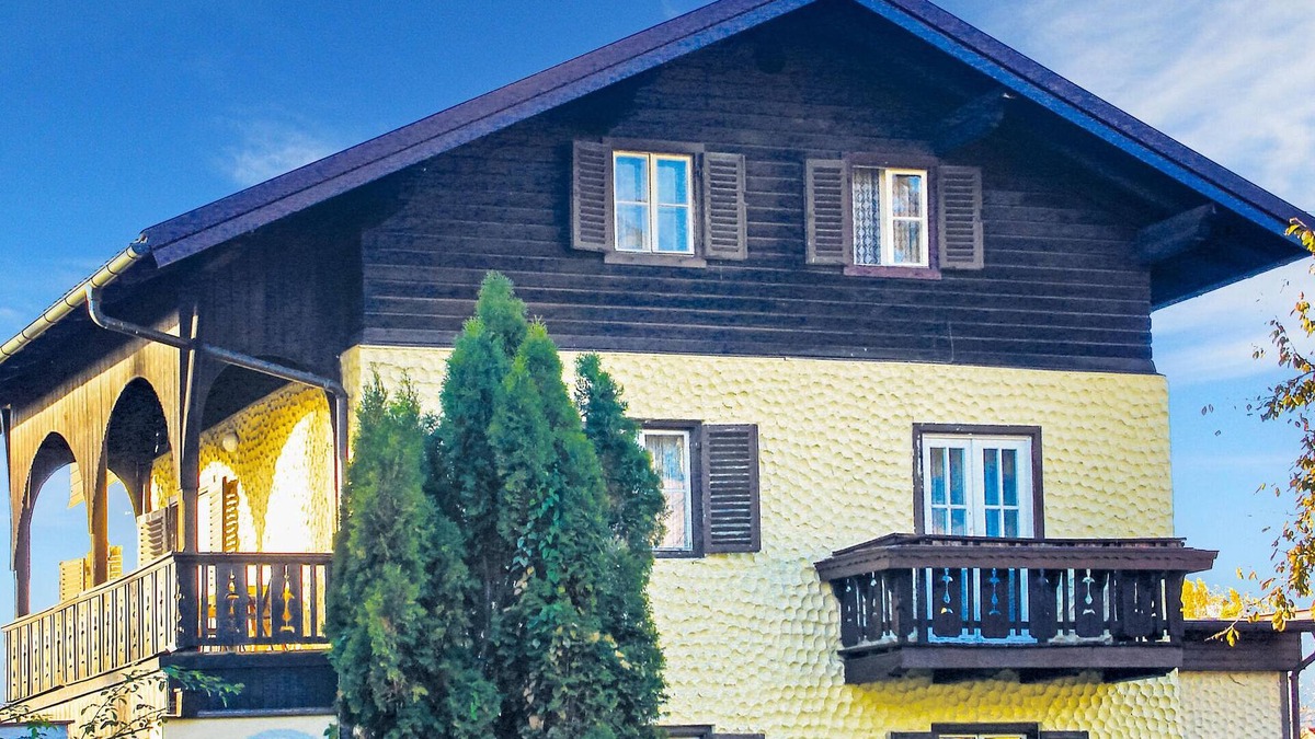 Laakirchen Apartment | Nice apartment in Salzburg with WiFi
