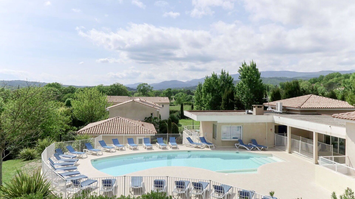 Montauroux House | Nice apartment in villa for 8 guests with A/C, pool, WIFI, TV, terrace, pets allowed and parking