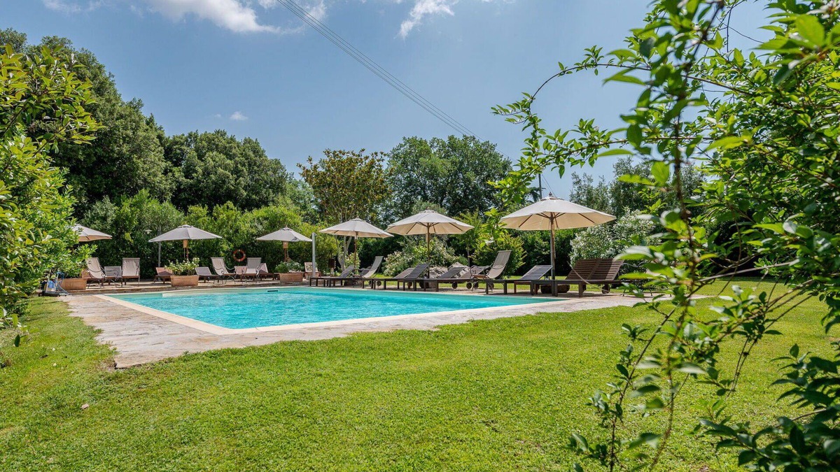 Poggi del Sasso Villa | Nice apartment in villa for 2 people with A/C, WIFI, pool, TV, patio, pets allowed and parking