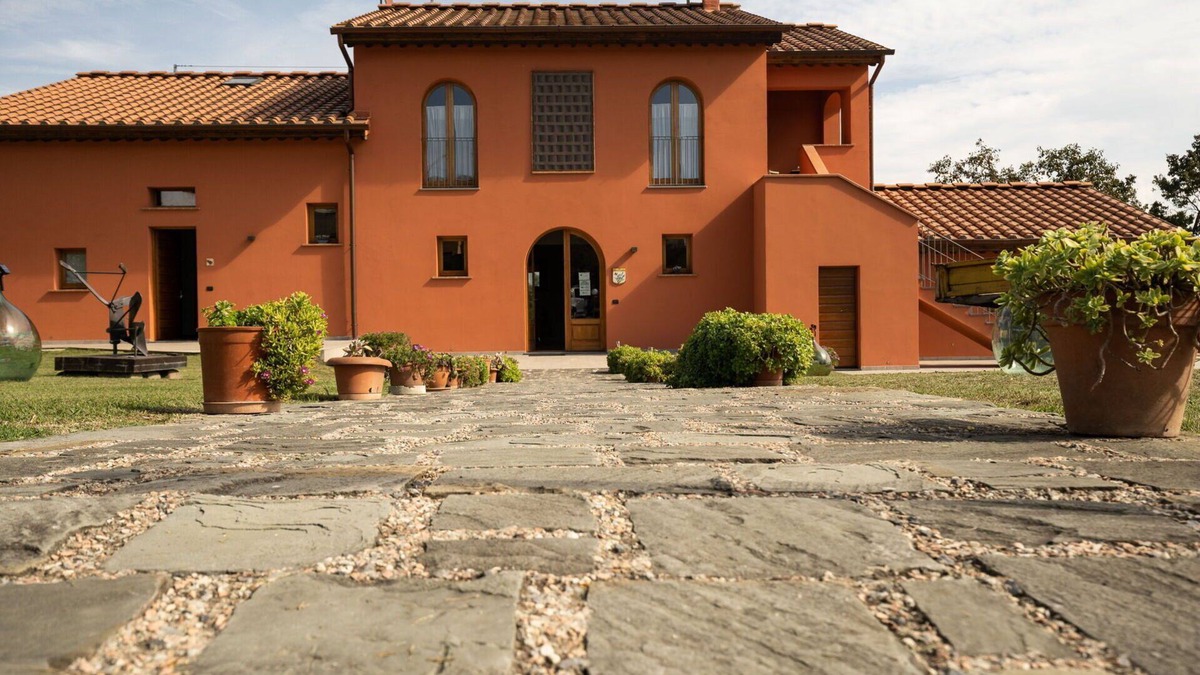 Larciano House | Nice apartment in villa for 4 guests with hot tub, pool, A/C, WIFI, TV, panoramic view and parking