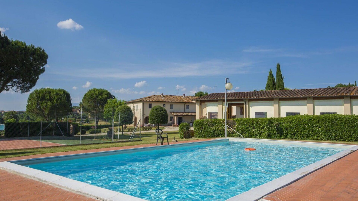 Bucine Villa | Nice apartment in villa for 7 people with WIFI, pool, TV and pets allowed