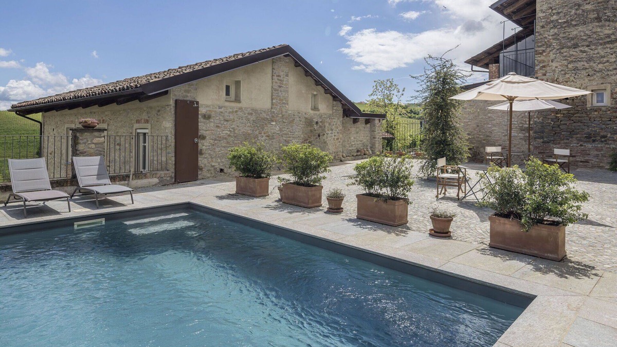 Monforte d'Alba Apartment | Nice apartment for 4 guests with pool, WIFI, close to Alba