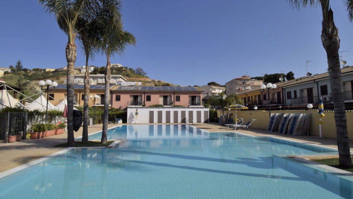 Porto Empedocle Apartment | Nice apartment for 4 people with A/C, pool, WIFI, TV and balcony