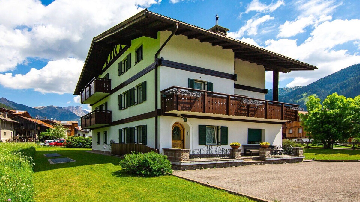 San Giovanni di Fassa Apartment | Nice apartment for 4 guests with WIFI, TV, balcony and parking