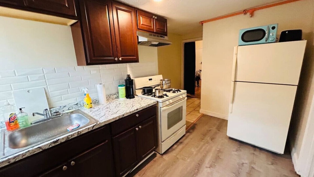 Downtown Apartment | Nice apartment near Whole Foods, Brown University