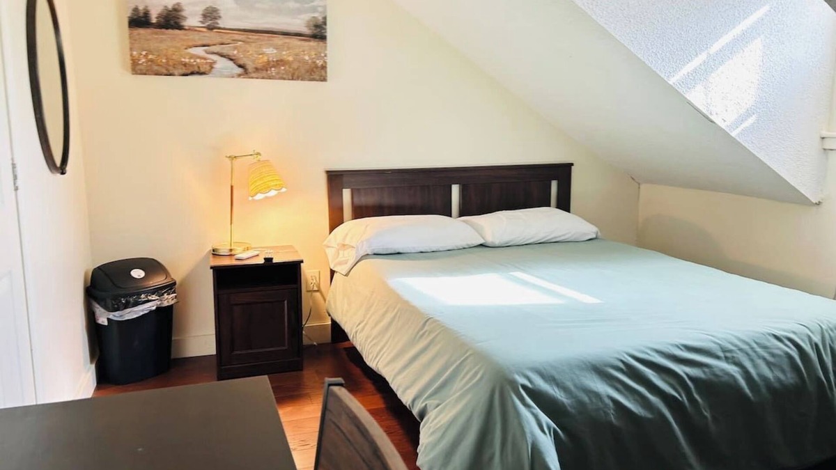 Providence Apartment | Nice apartment near Whole Foods, Brown University, Miriam Hospital, Downtown