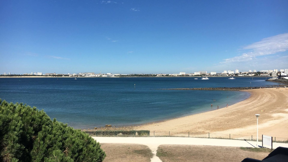 La Rochelle Apartment | Nice apartment with magnificent views of sea , beach and La Rochelle Perthuis