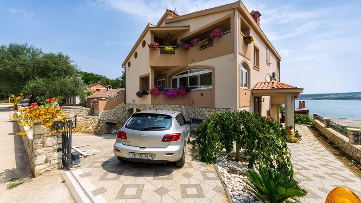 Municipality of Posedarje Apartment | Nice apartment with sea view, garden and terrace, free Wi-Fi