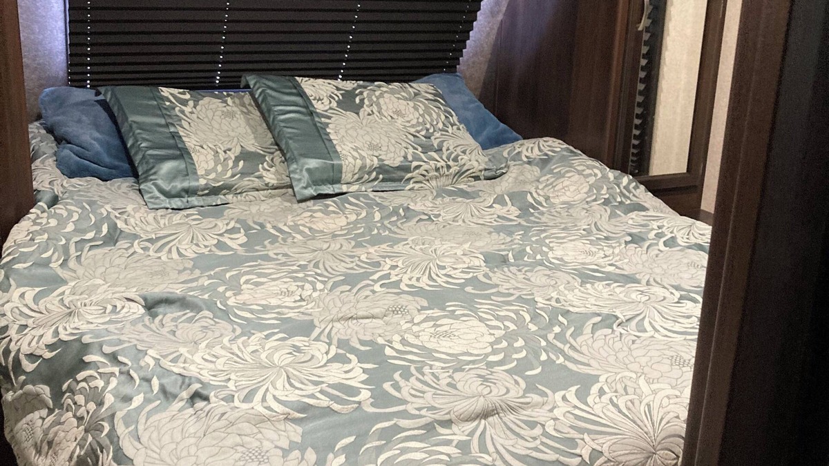 Old Town House | Nice camper in Old Town with fresh water springs all around. WIFI, AC and heat.