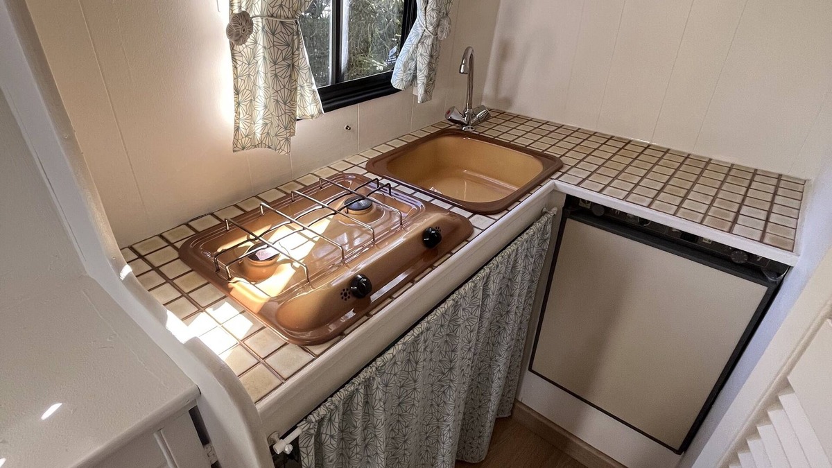 Avesnelles House | Nice camper van J9