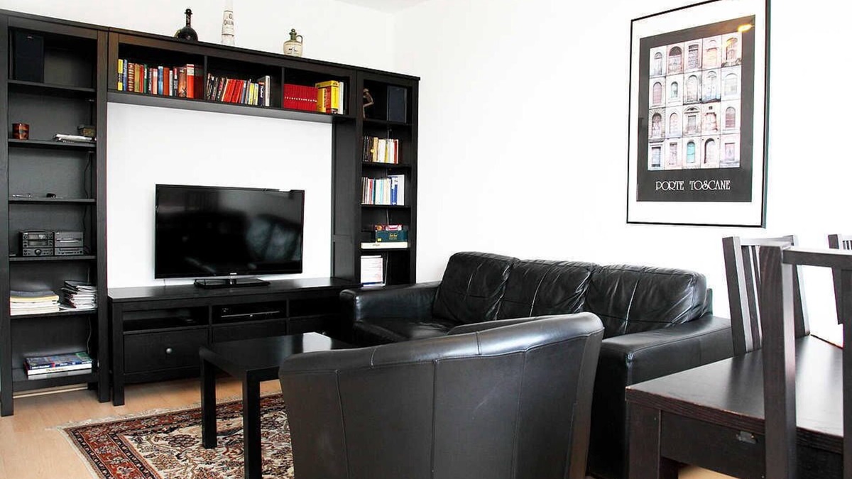 Zollstock Apartment | Nice, centrally located apartments in Cologne, streetcar stop in front of the door.