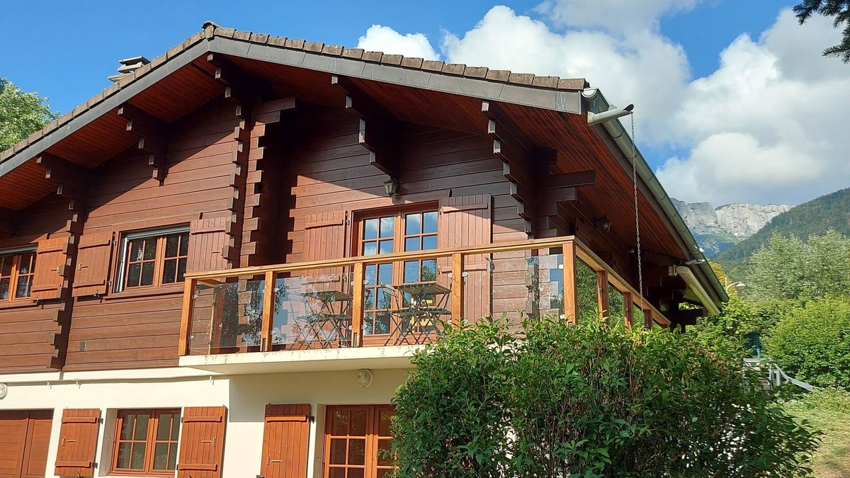 Naves-Parmelan Ski Chalet | Nice chalet between Lake Annecy and mountains