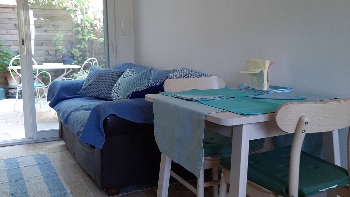 Millenaire Apartment | Nice city studio nestled in the calm of the garden