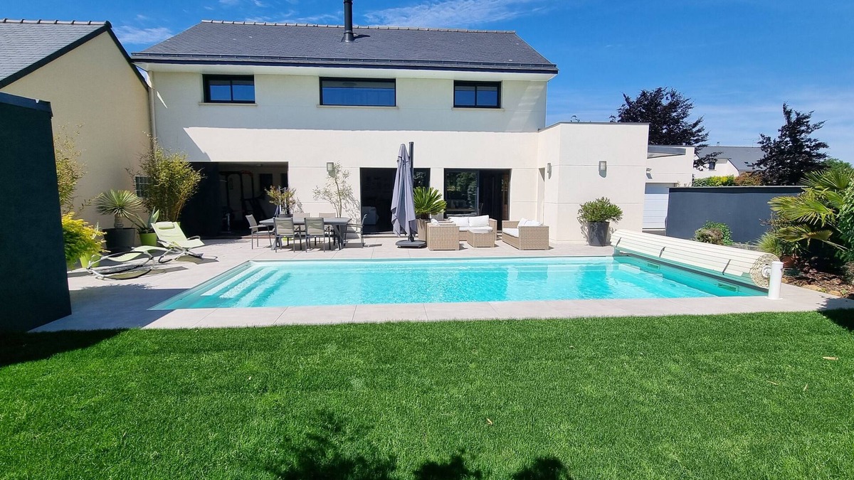Janze Villa | Nice Contemporary House With Heated Pool and Jacuzzi