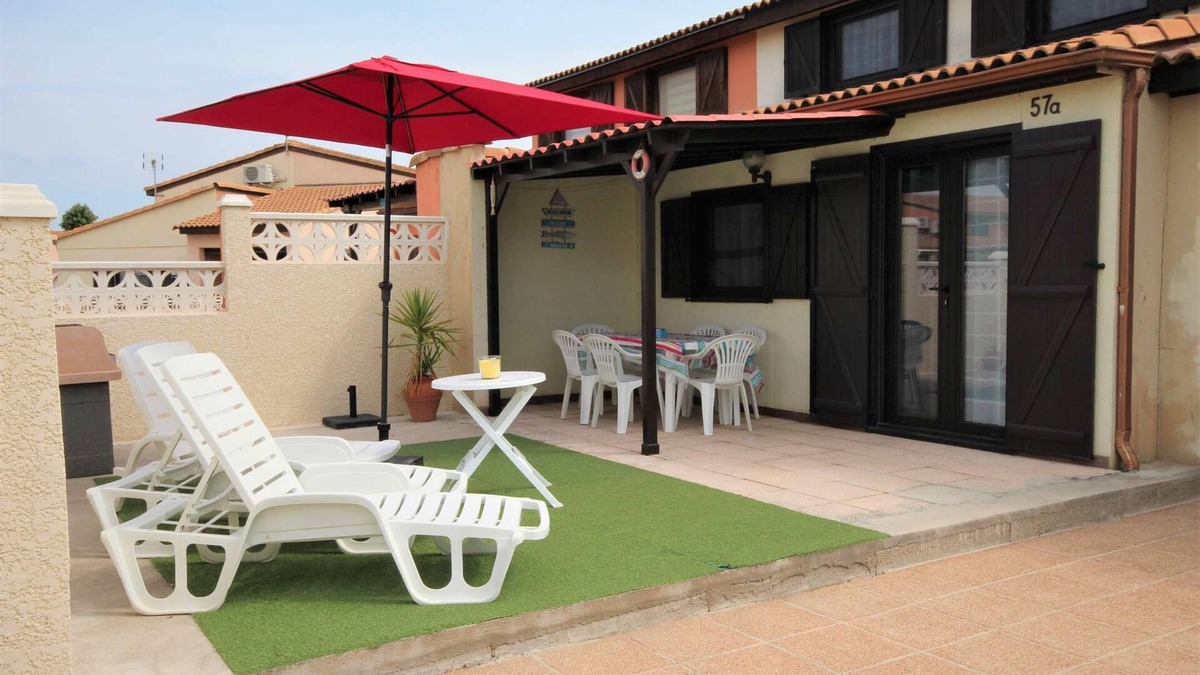 Portiragnes-Plage House | Nice corner villa located with airco in LES TAMARIS (pool extra fees), 2 bedrooms, 3 stars, Wifi,.