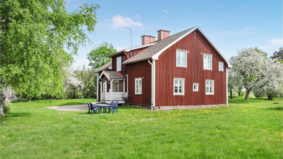 Sunnemo Apartment | Nice cottage on large plot in Sunnemo.