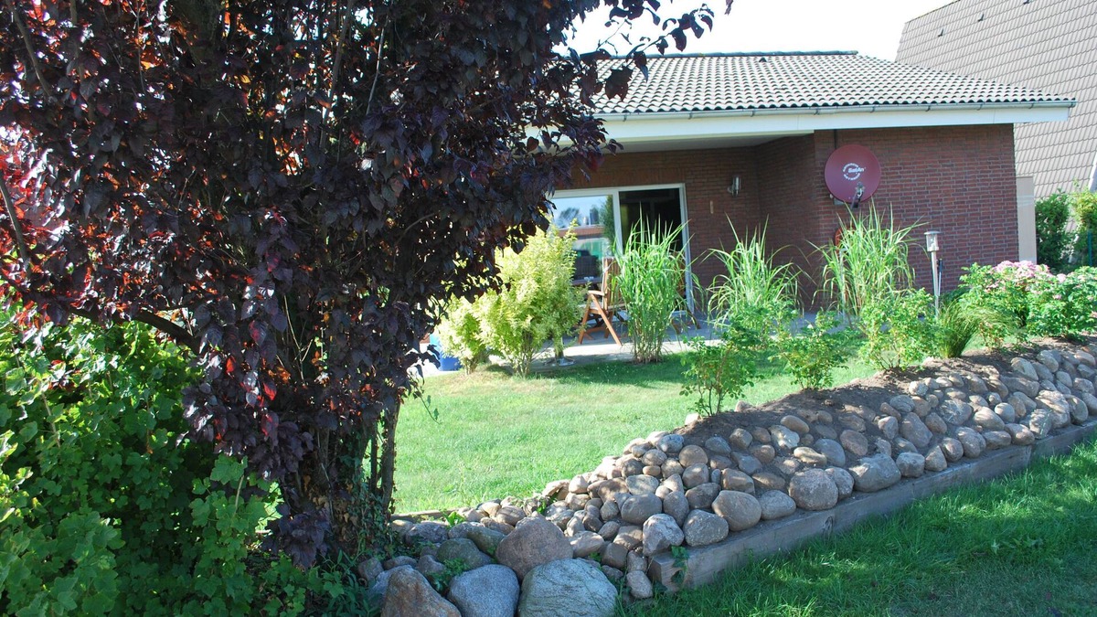 Neufeld House | Nice cottage on the dike