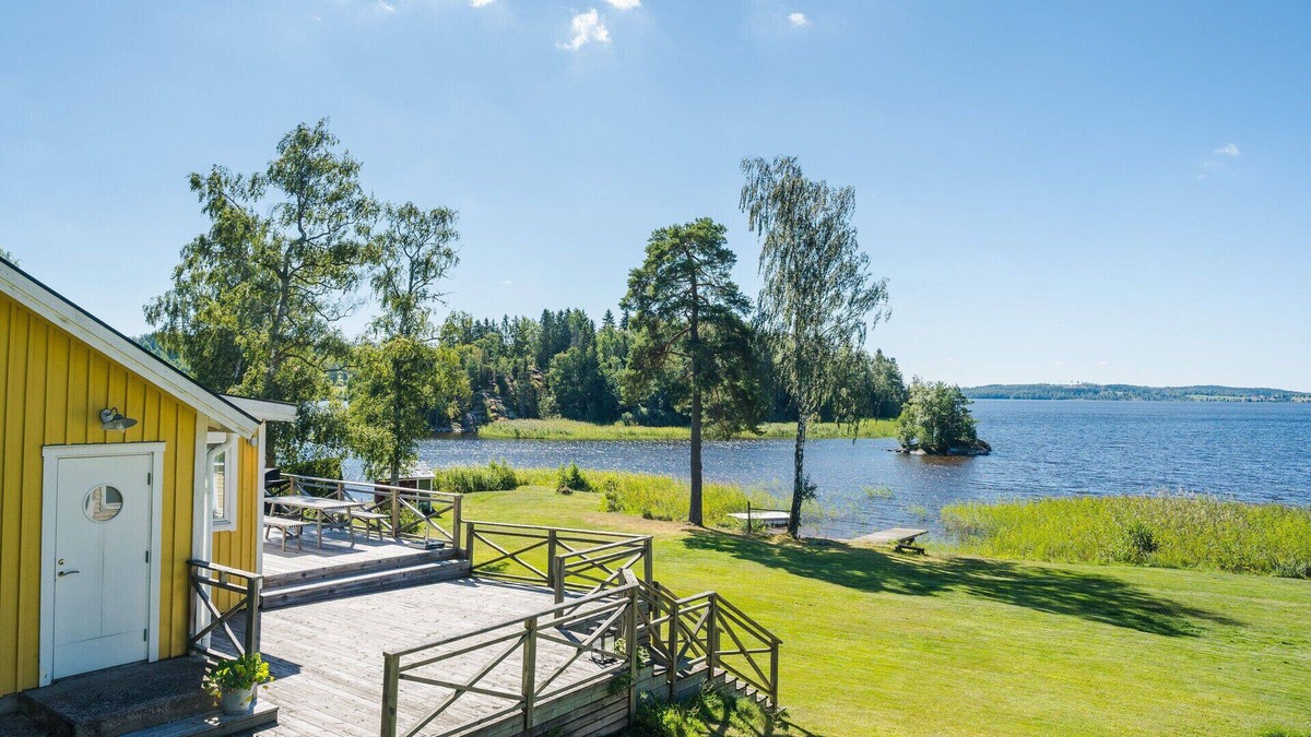 Aneby Ski Chalet | Nice cottage with a panoramic view of Lake Ylen | SE07025