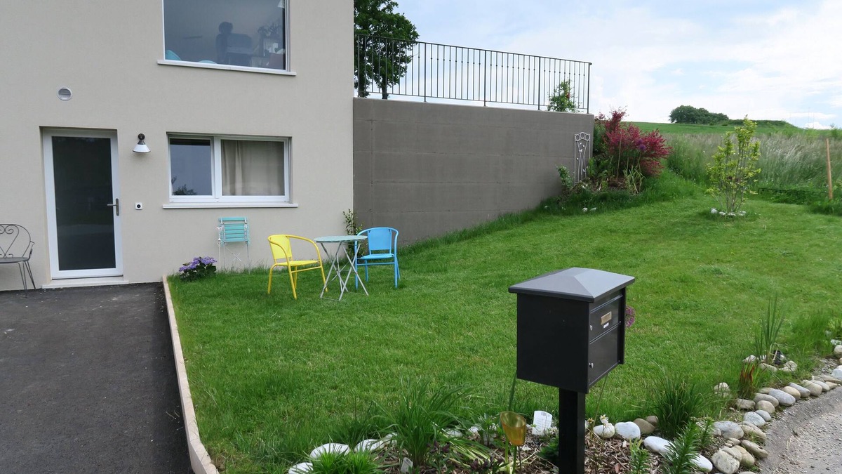 La Sonnaz Apartment | Nice countryside studio near city