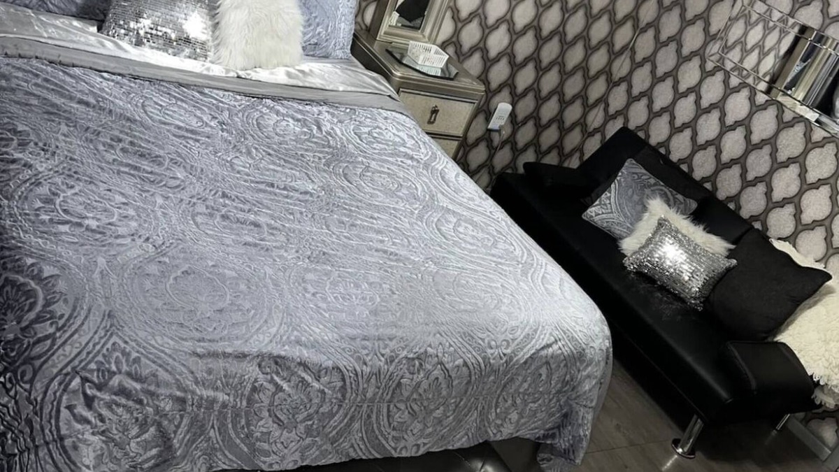Southeast Yonkers House | Nice Cozy Room By Empire City Casino And Cross County Shopping Center