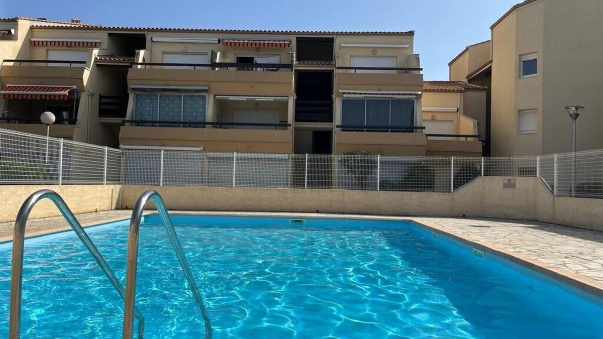 Marseillan Plage Apartment | Nice flat in a residence with a pool