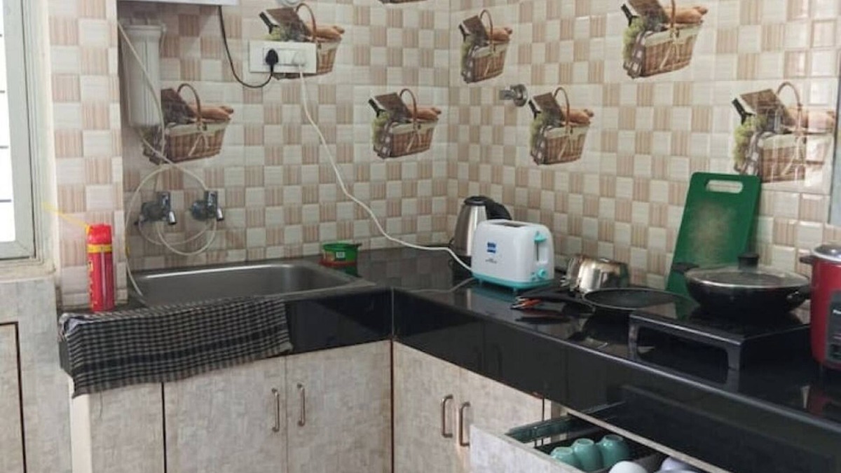Basheerbagh Apartment | Nice great CoupleFriendly family rooms 1
