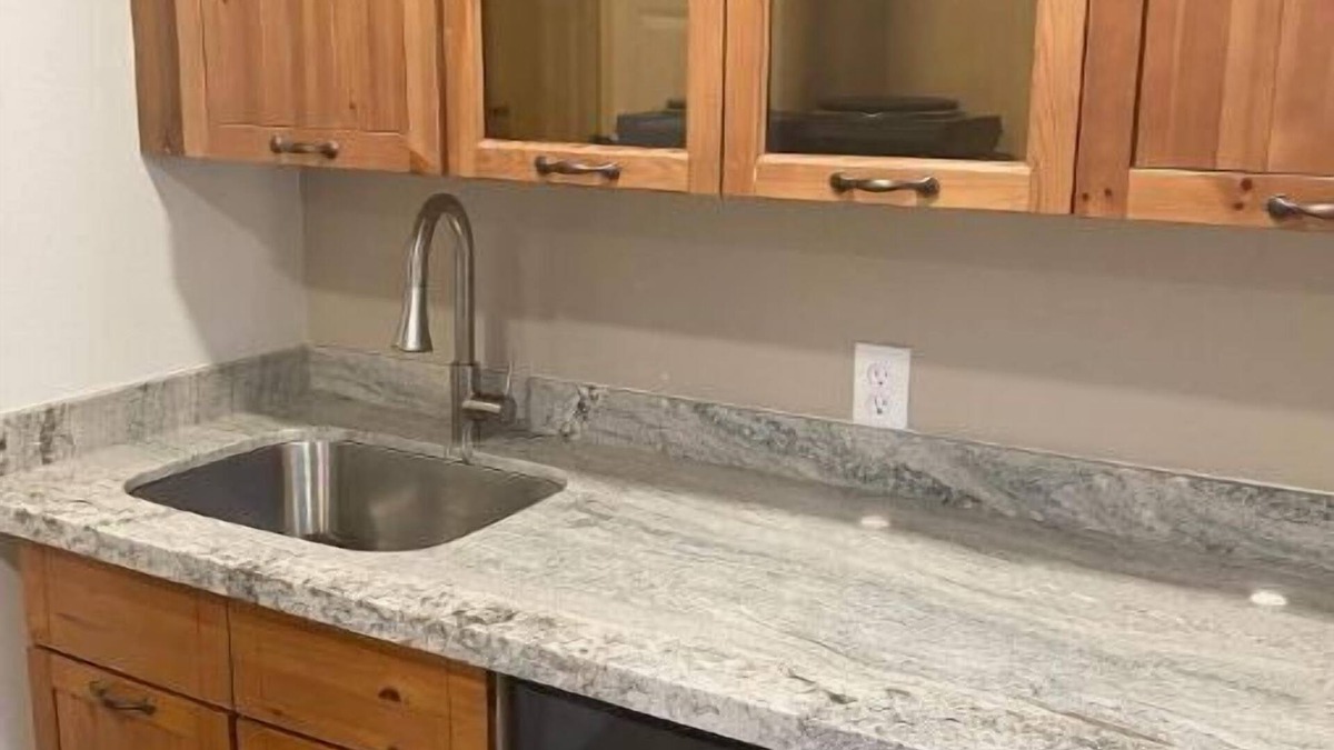 Lowe Estates Apartment | Nice Guest House with Private Entrance