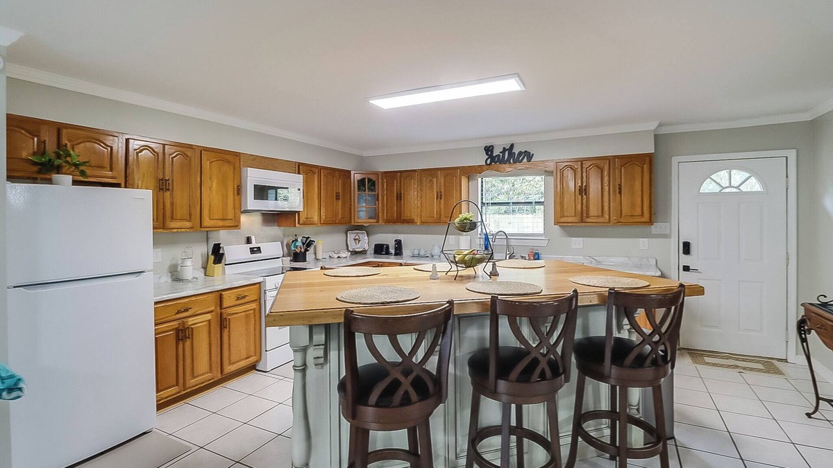 Mississippi City House | Nice Gulf Coast Home near Beach, Casinos, Downtown & Hwy 90 access!