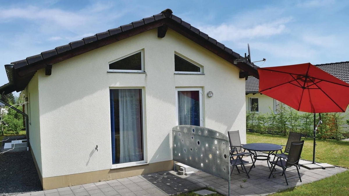 Ferienhausgebiet Hillenseifen House | Nice home in Gerolstein/Hinterhausen