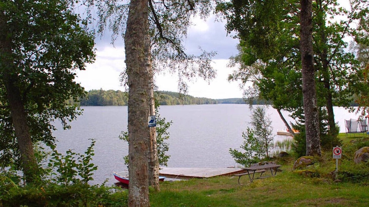 Tranas House | Nice holiday home on lake property with boat and sauna (can be rented)