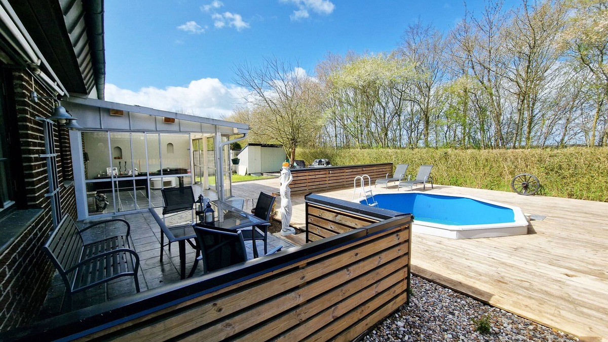 Asmundtorp House | Nice holiday home with outdoor pool in Billeberga, Landskorna | SE01049