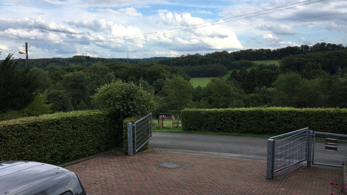 Heidhausen House | Nice holiday/transitional apartment in the south of Essen