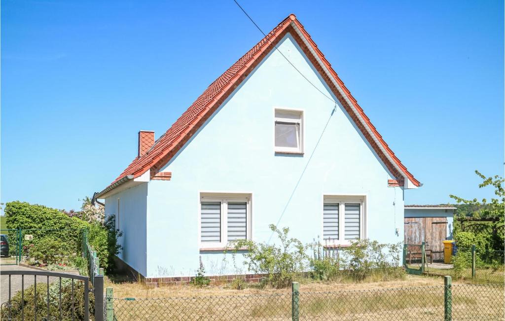 Alt Bukow House | Nice Home In Alt Bukow With Kitchen