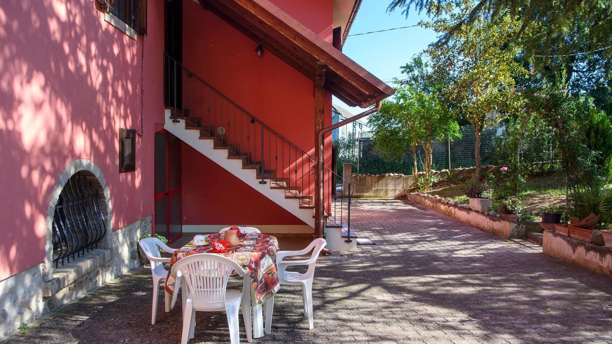 Bellante House | Nice home in Bellante with kitchen