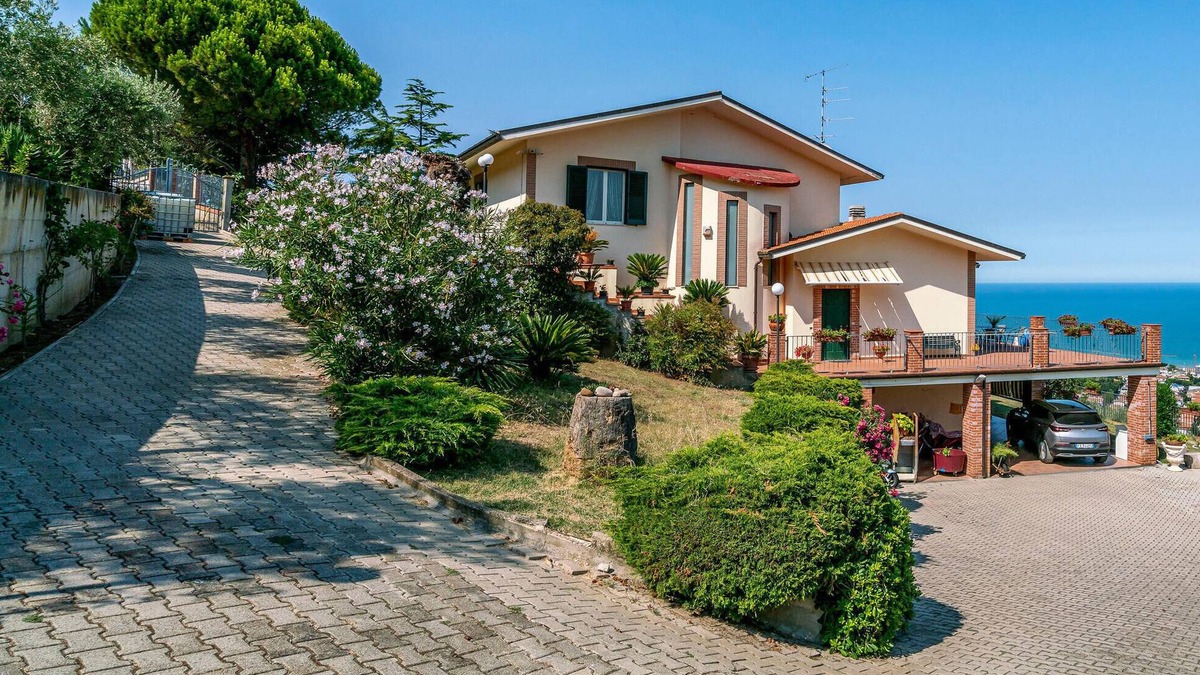 Roseto degli Abruzzi House | Nice home in Belsito with WiFi