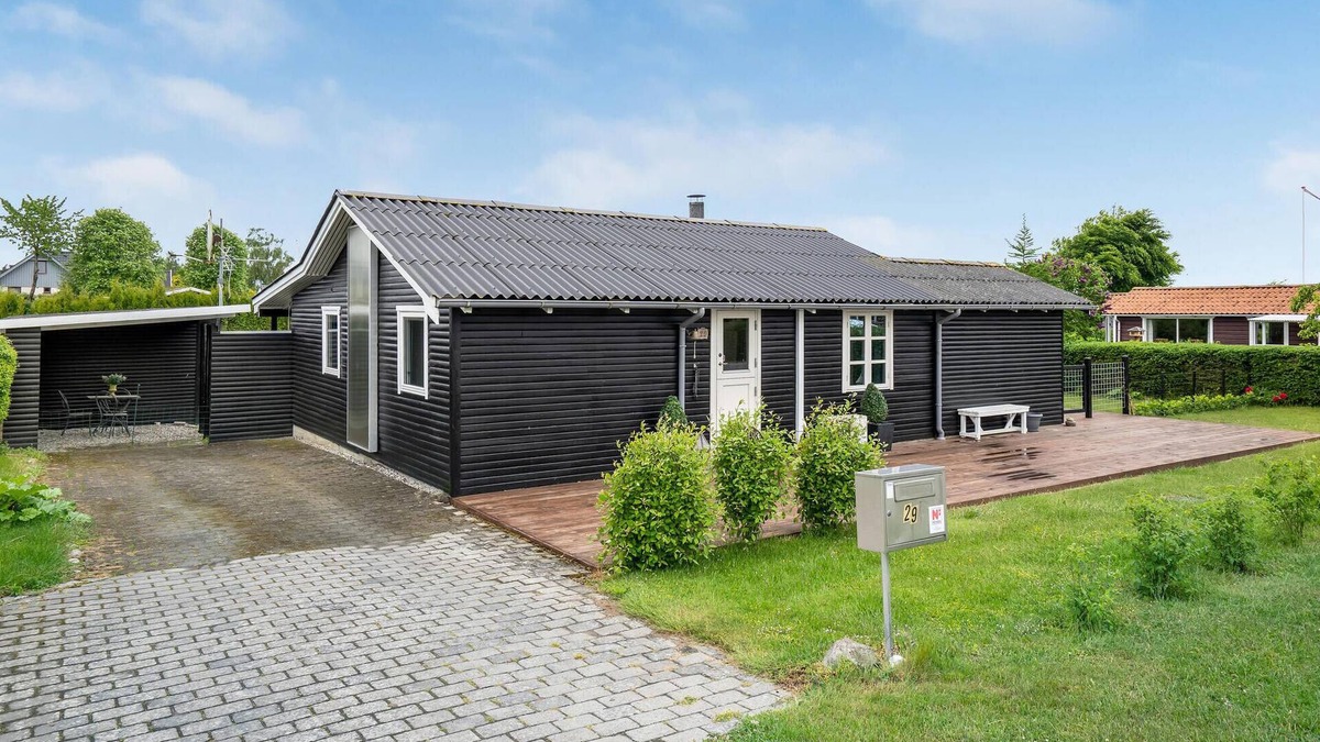 Skastrup Strand House | Nice home in Bogense with WiFi