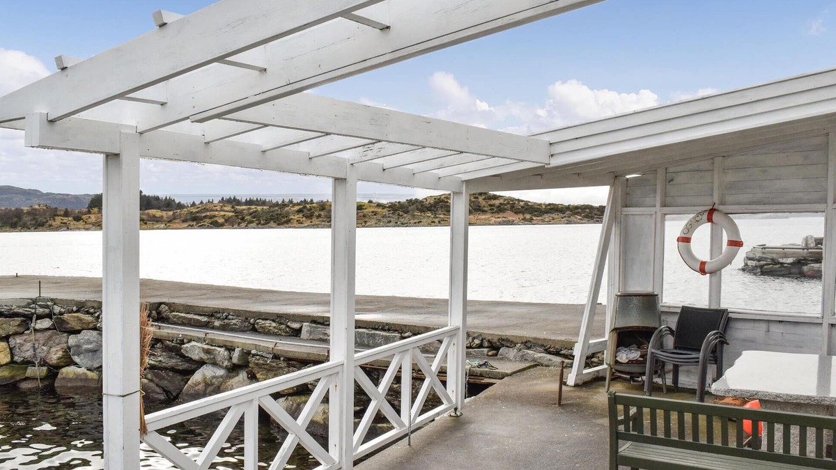 Bokn House | Nice home in Bokn with house sea view