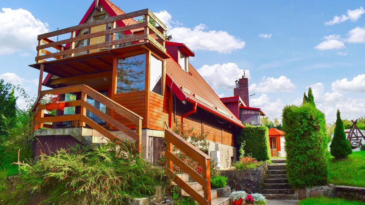 Brodnica Gorna House | Nice home in Brodnica Górna with sauna