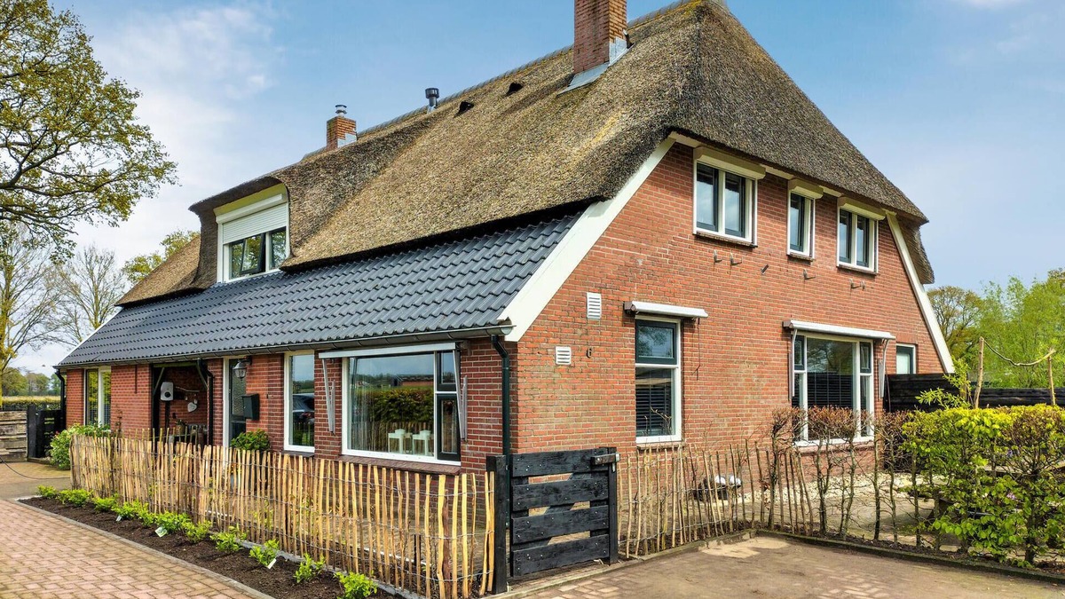 Daarle House | Nice home in Daarle with sauna